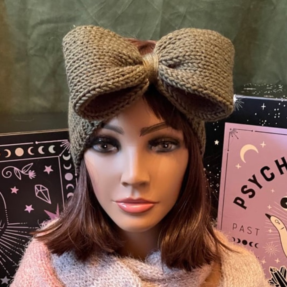 "Green With Envy" Hand-Knit Ear Warmer – Bold Bow, Big Cozy Energy